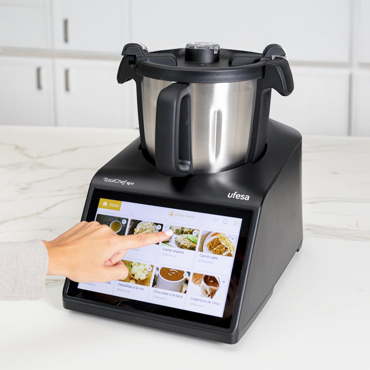 Ufesa TotalChef RK10 Robot de Cuisine Intelligent, Écran Tactile 10", 30 Fonctions, WIFI, Capacité Maximale 4,5L avec Poignée, Capacité Utile 3L, Interactif, Balance, 15 Programmes, Accessoires
