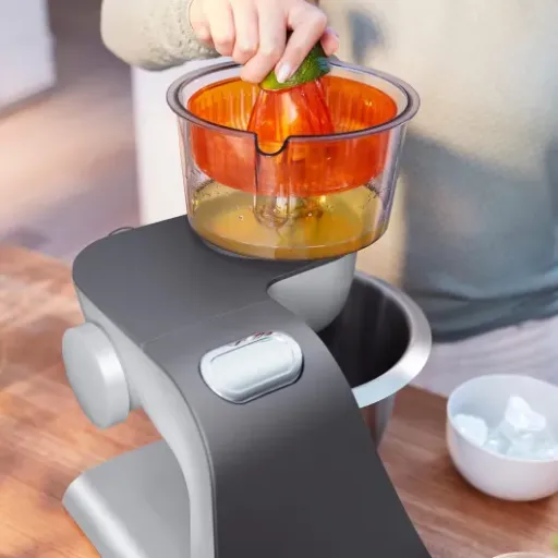 Test Bosch MUM56340 : le robot compact qui remplace (presque) tout le reste sur le plan de travail